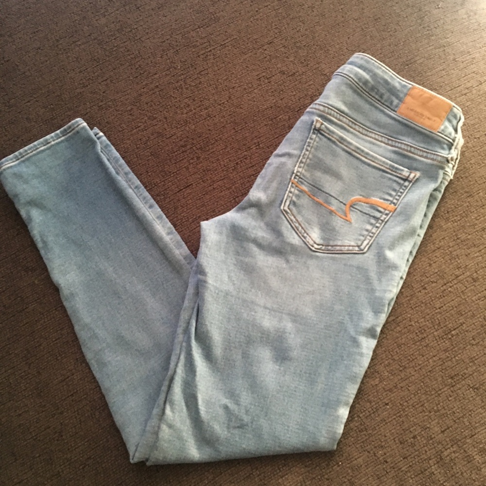 - American Eagle jeans